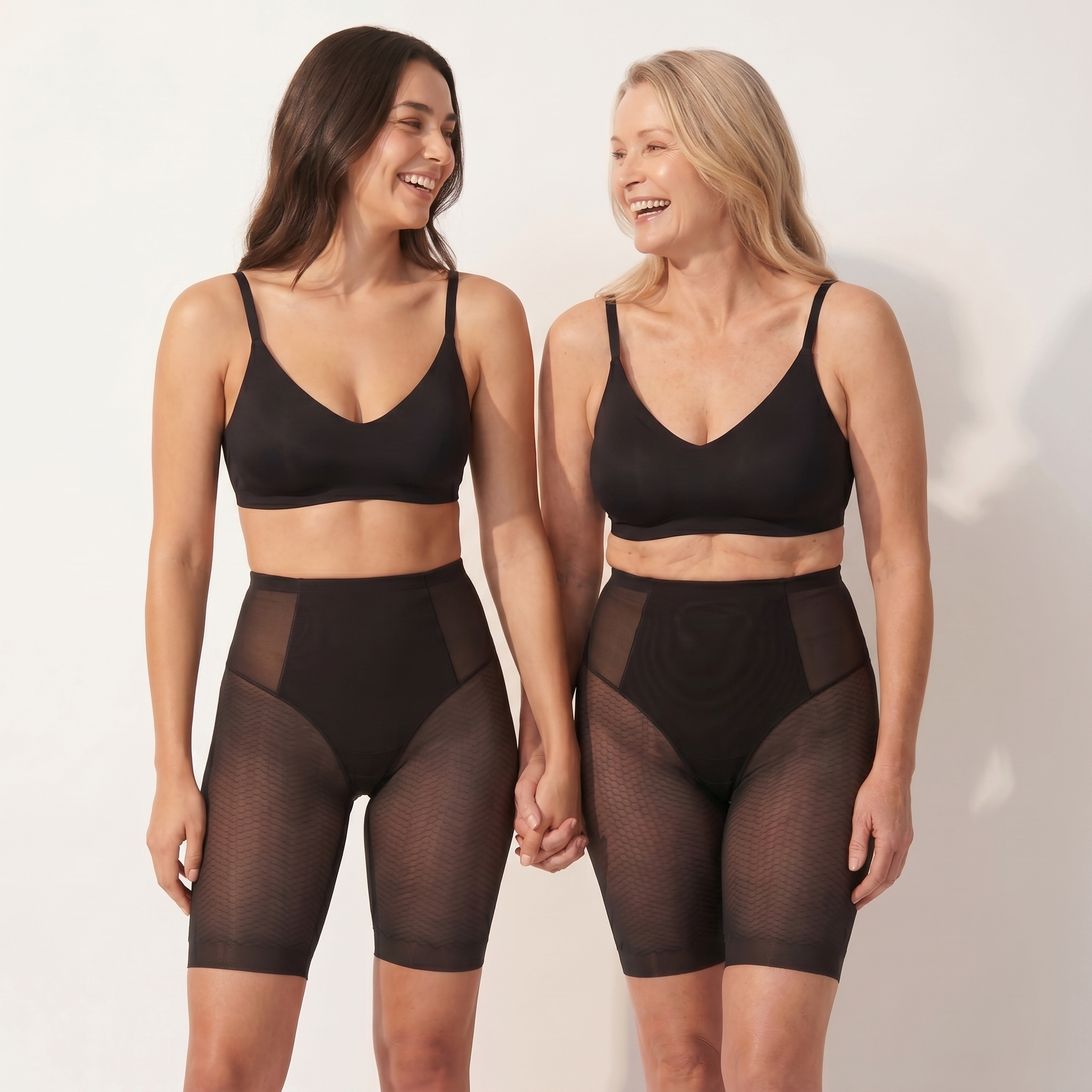 Vue arrière de la culotte sculptante anti-cellulite noire